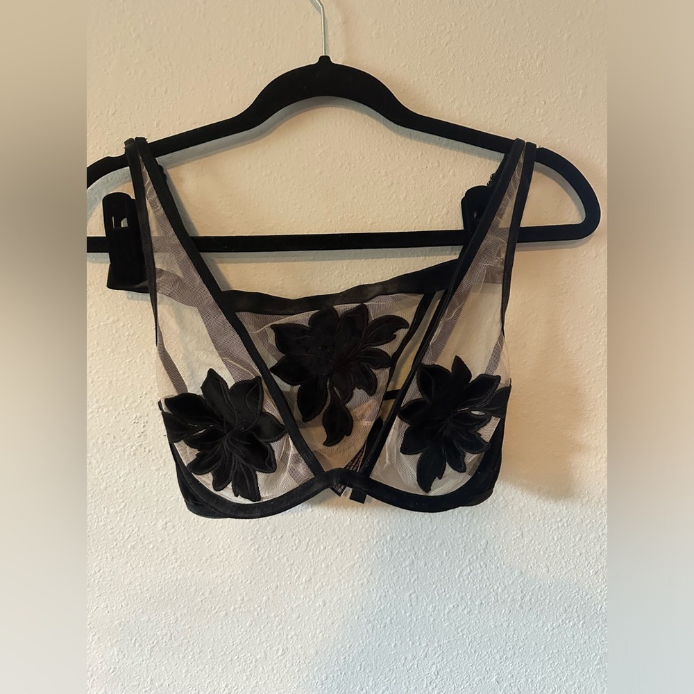 VS Lingerie Set